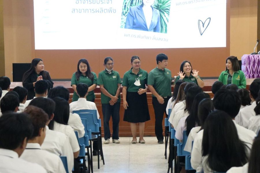 ภาพบรรยากาศการแนะนำคณาจารย์คณะเทคโนโลยีการเกษตร