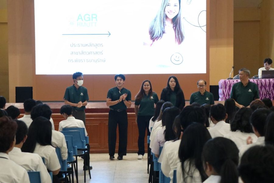 ภาพบรรยากาศการแนะนำคณาจารย์คณะเทคโนโลยีการเกษตร