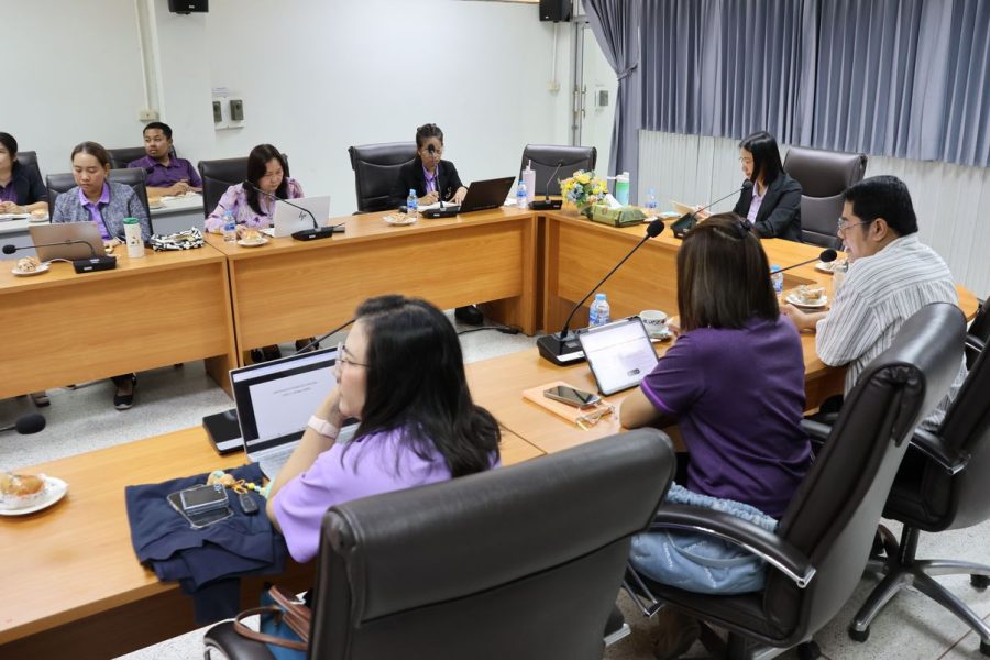 คณะกรรมการบริหารคณะเทคโนโลยีการเกษตรเข้าร่วมประชุม