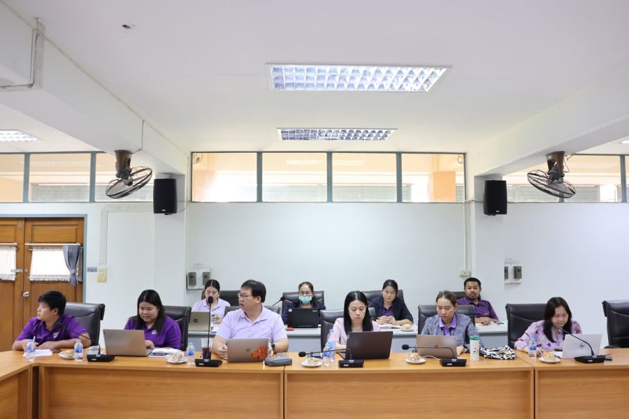 คณะกรรมการบริหารคณะเทคโนโลยีการเกษตรเข้าร่วมประชุม