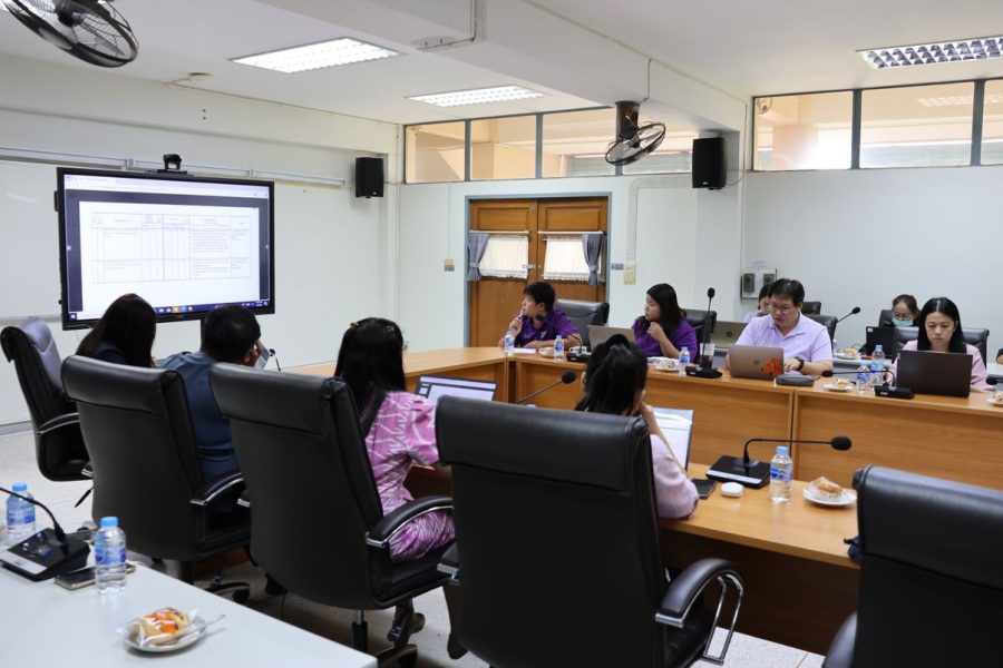 คณะกรรมการบริหารคณะเทคโนโลยีการเกษตรเข้าร่วมประชุม