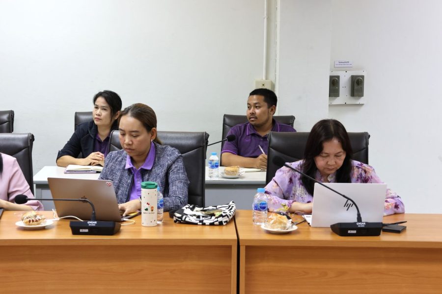 คณะกรรมการบริหารคณะเทคโนโลยีการเกษตรเข้าร่วมประชุม