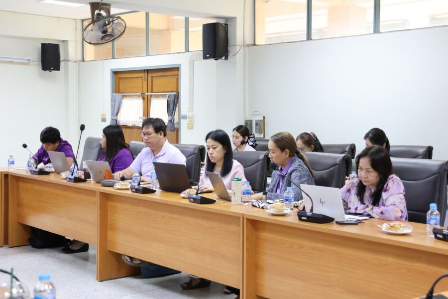 คณะกรรมการบริหารคณะเทคโนโลยีการเกษตรเข้าร่วมประชุม