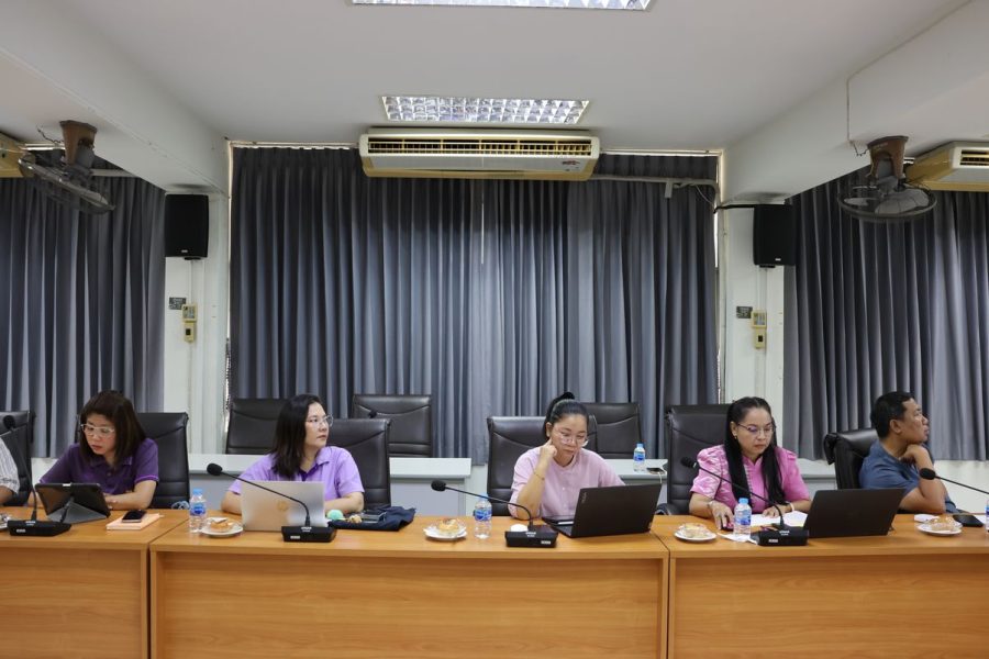 คณะกรรมการบริหารคณะเทคโนโลยีการเกษตรเข้าร่วมประชุม