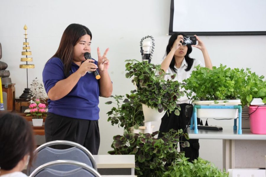 อาจารย์บรรยายรายละเอียดเกี่ยวกับการทำ Work Shop ในวันนี้