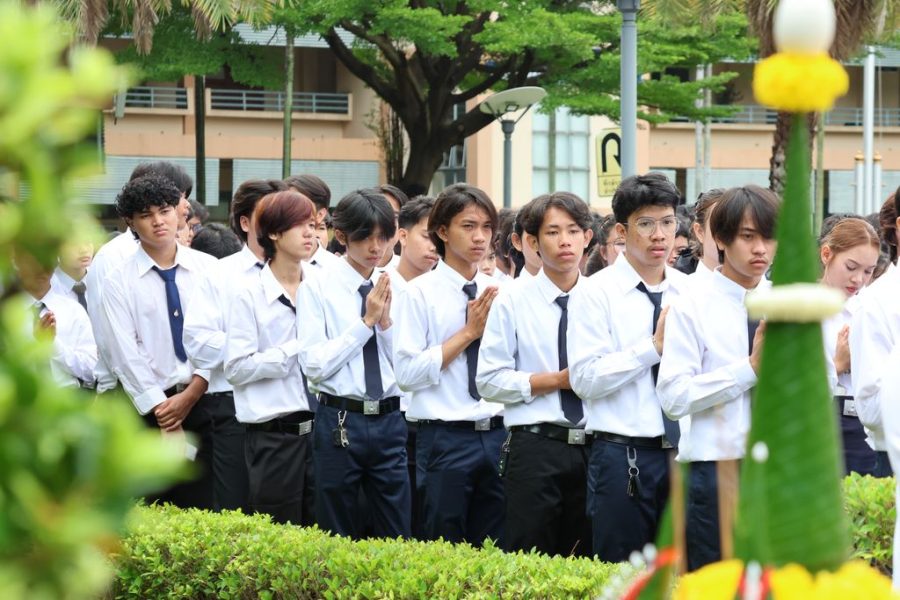 นักศึกษาร่วมพิธีศักการะสิ่งศักดิ์สิทธิ์ประจำคณะเทคโนโลยีการเกษตร ประจำปี 2568