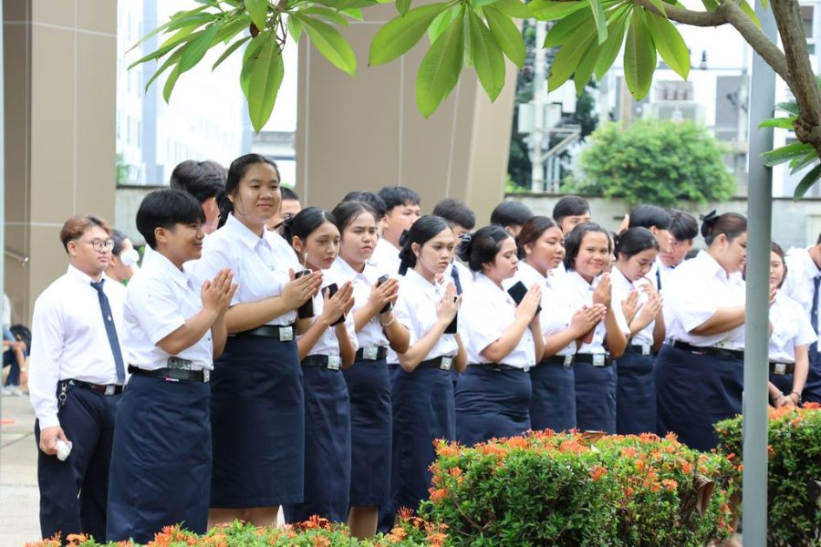 นักศึกษาร่วมพิธีศักการะสิ่งศักดิ์สิทธิ์ประจำคณะเทคโนโลยีการเกษตร ประจำปี 2568