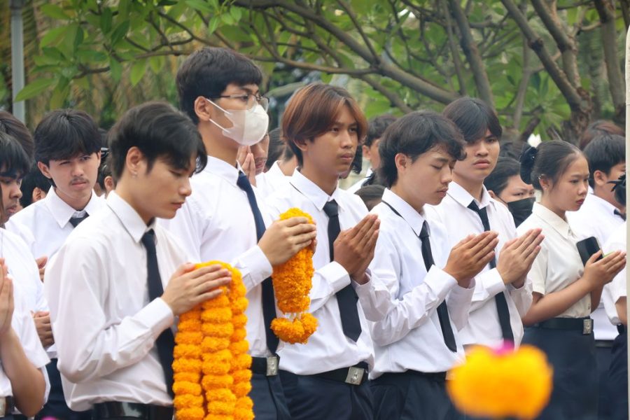 นักศึกษาร่วมพิธีศักการะสิ่งศักดิ์สิทธิ์ประจำคณะเทคโนโลยีการเกษตร ประจำปี 2568