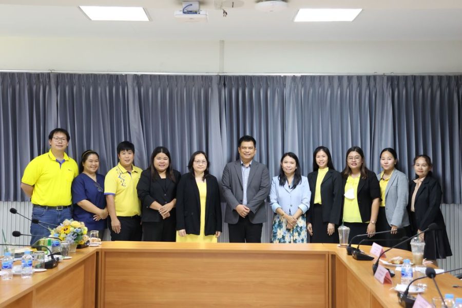 คณะกรรมการตรวจประเมิน คณาจารย์และบุคลากร ประจำหลักสูตรนวัตกรรมและเทคโนโลยีการเกษตรภ่ายภาพร่วมกัน