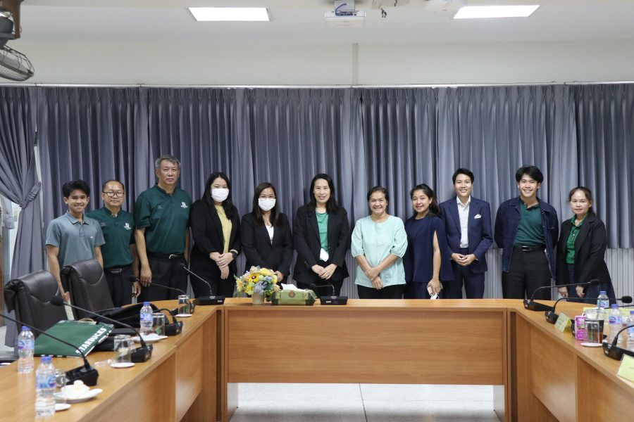 คณะกรรมการ คณาจารย์ และบุคคลากรสาขาสัตวศาสตร์ถ่ายภาพร่วมกัน