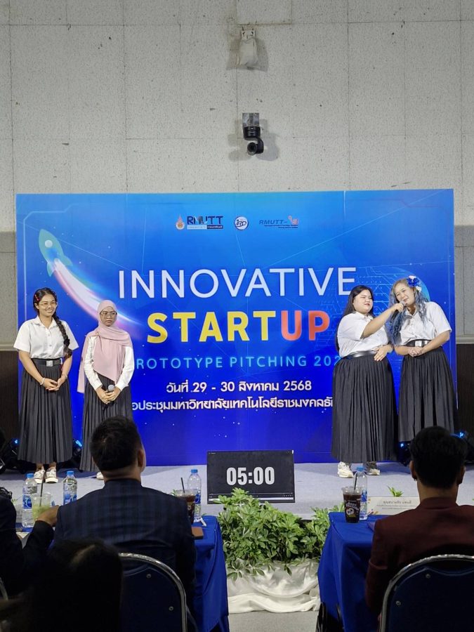 นักศึกษาสาขาเทคโนโลยีอาหารนำเสนอผลงานบนเวที