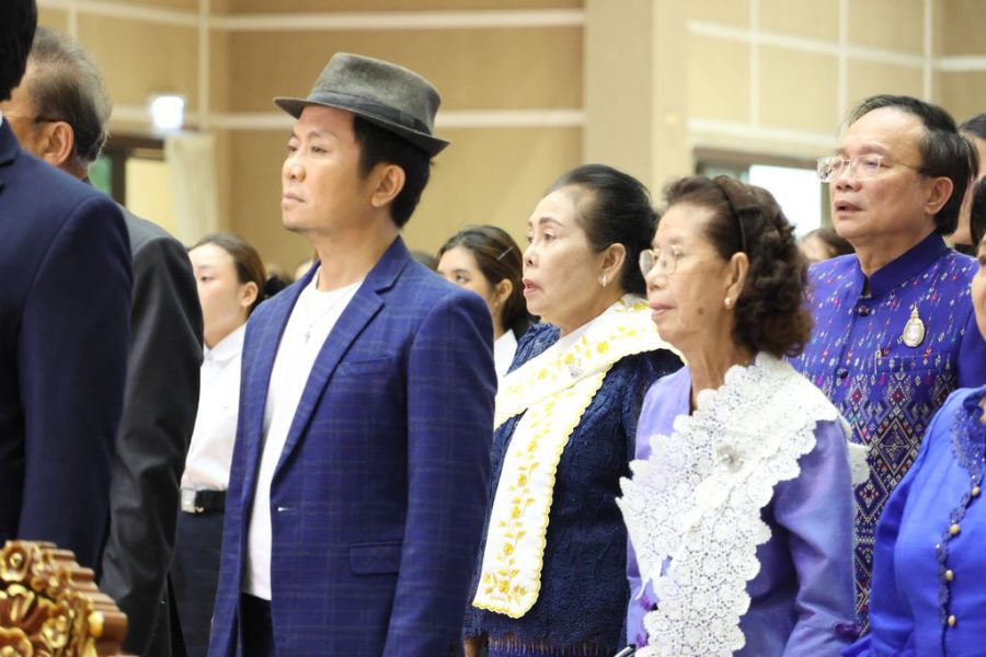 คุณธัณย์จิรา องอาจอุดมรัตน์ ตัวแทนจากคณะเทคโนโลยีการเกษตร เข้ารับรางวัล ราชมงคลสรรเสริญกิตติมศักดิ์ พุทธศักราช 2568