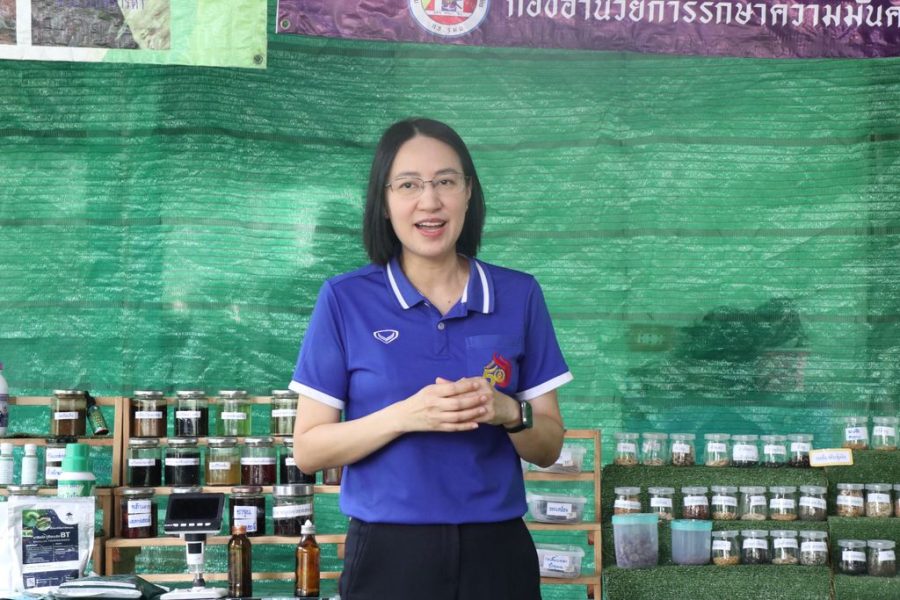 ผศ.ดร.ลลิตา ศิริวัฒนานนท์ คณะบดีคณะเทคโนโลยีการเกษตร กล่าววัตถุประสงค์ของการลงสำรวจชุมชน
