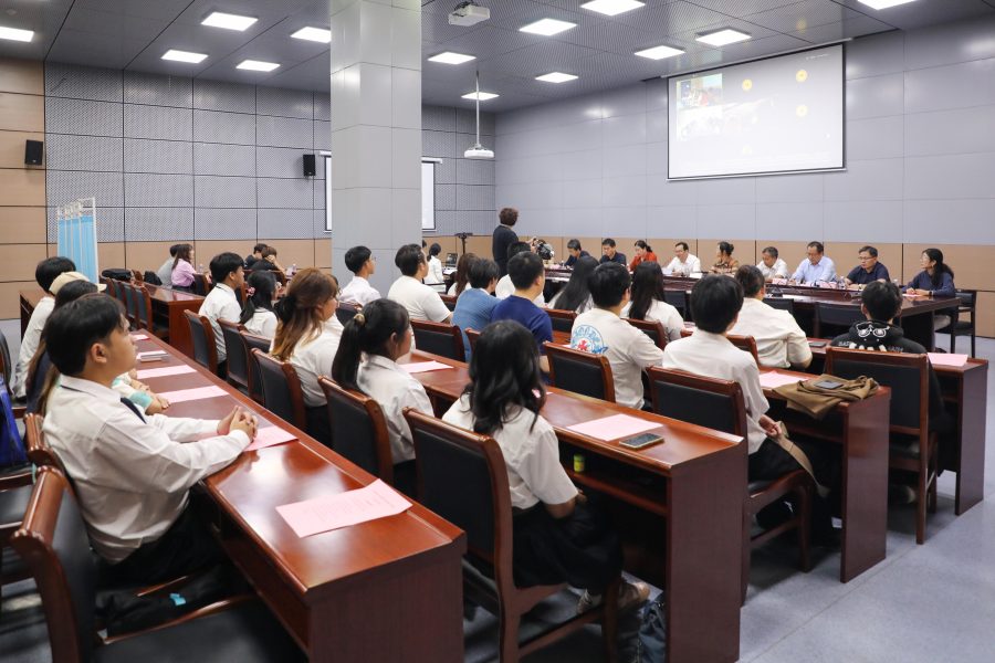 บรรยากาศพิธีปฐมนิเทศนักศึกษาทุนเสรินหนง ณ สาธารณรัฐประชาชนจีน