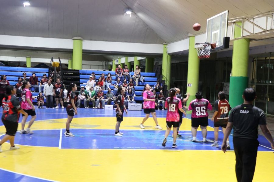 ภาพบรรยากาศการแข่งขันกีฬาบาสเกตบอล