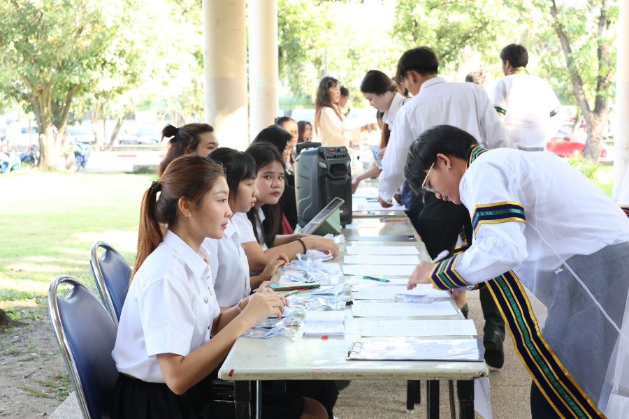 คณะเทคโนโลยีการเกษตร มทร.ธัญบุรี จัดซ้อมย่อยพิธีพระราชทานปริญญาบัตร ประจำปีการศึกษา ๒๕๖๗ เพื่อเตรียมความพร้อมให้แก่บัณฑิตก่อนเข้าร่วมพิธี
