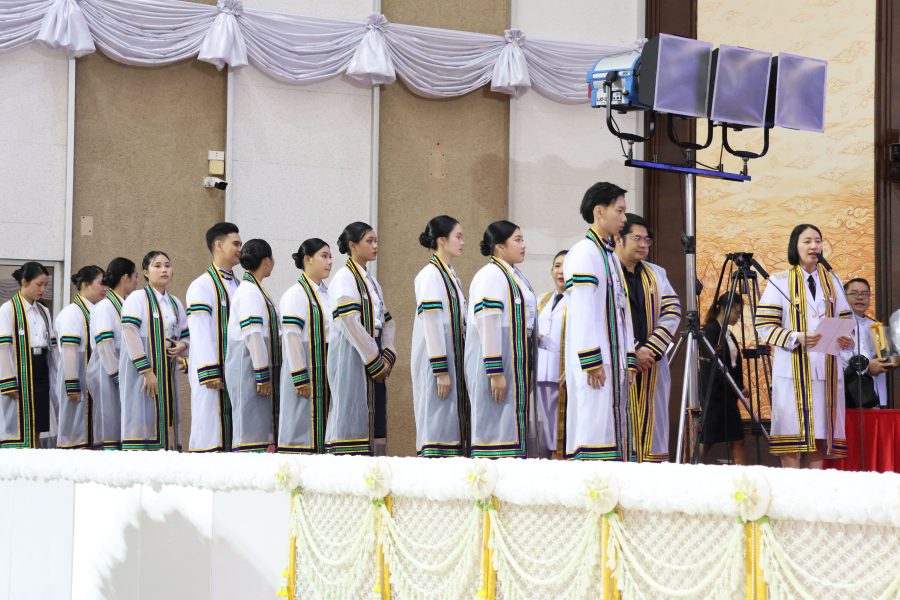 นักศึกษาทุนสถาบันเสรินหนง รุ่นที่ 1 เข้ารับปริญญาบัตรผู้สำเร็จการศึกษาระดับปริญญาตรี โครงการ Dual Degree Program