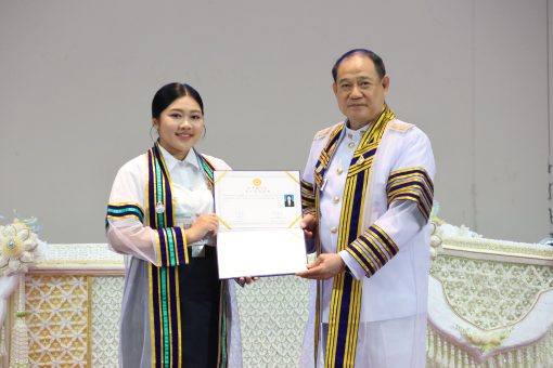 นักศึกษาทุนสถาบันเสรินหนง รุ่นที่ 1 เข้ารับปริญญาบัตรผู้สำเร็จการศึกษาระดับปริญญาตรี โครงการ Dual Degree Program