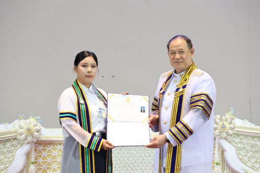 นักศึกษาทุนสถาบันเสรินหนง รุ่นที่ 1 เข้ารับปริญญาบัตรผู้สำเร็จการศึกษาระดับปริญญาตรี โครงการ Dual Degree Program