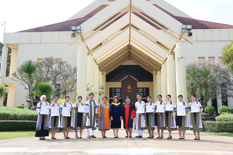 นักศึกษาทุนสถาบันเสรินหนง รุ่นที่ 1 เข้ารับปริญญาบัตรผู้สำเร็จการศึกษาระดับปริญญาตรี โครงการ Dual Degree Program