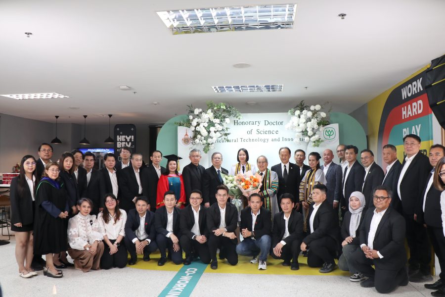 ร่วมแสดงความยินดีกับบัณฑิตกิตติมศักดิ์ คณะเทคโนโลยีการเกษตร ประจำปีการศึกษา 2567