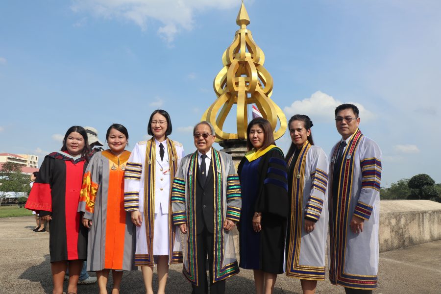 ร่วมแสดงความยินดีกับบัณฑิตกิตติมศักดิ์ คณะเทคโนโลยีการเกษตร ประจำปีการศึกษา 2567