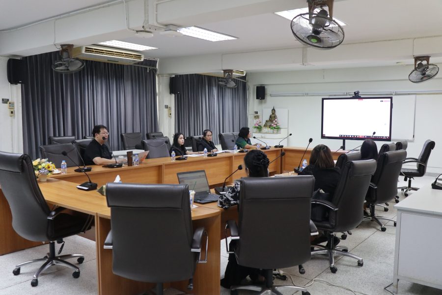 คณะเทคโนโลยีการเกษตร มทร.ธัญบุรี จัดประชุมคณะกรรมการคัดเลือกบุคลากร 2 ราย เพื่อเข้ารับการประเมินเข้าสู่ตำแหน่งที่สูงขึ้น