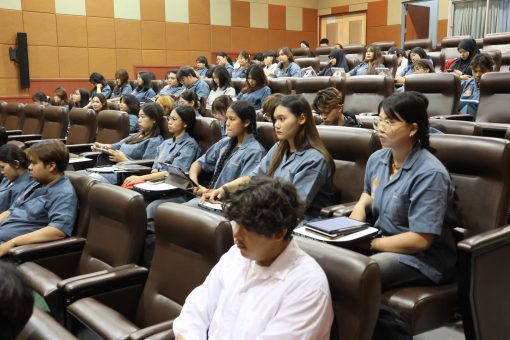 คณะเทคโนโลยีการเกษตร มทร.ธัญบุรี จัดอบรมโครงการพัฒนาทักษะด้านภาษาอังกฤษ ให้นักศึกษาระดับเข้าปริญญาตรี เตรียมความพร้อมก่อนทดสอบภาษาอังกฤษ