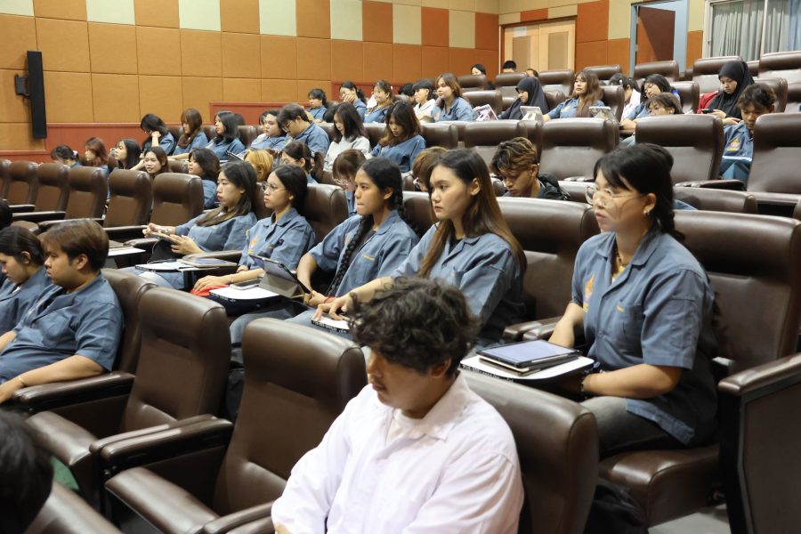 คณะเทคโนโลยีการเกษตร มทร.ธัญบุรี จัดอบรมโครงการพัฒนาทักษะด้านภาษาอังกฤษ ให้นักศึกษาระดับเข้าปริญญาตรี เตรียมความพร้อมก่อนทดสอบภาษาอังกฤษ