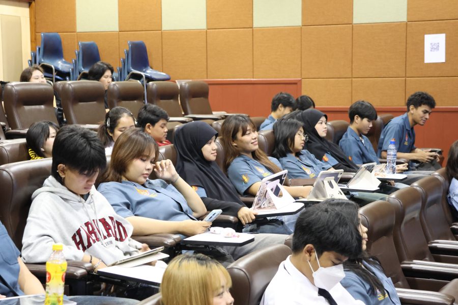 คณะเทคโนโลยีการเกษตร มทร.ธัญบุรี จัดอบรมโครงการพัฒนาทักษะด้านภาษาอังกฤษ ให้นักศึกษาระดับเข้าปริญญาตรี เตรียมความพร้อมก่อนทดสอบภาษาอังกฤษ