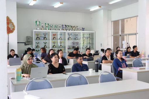 คณะเทคโนโลยีการเกษตร มทร.ธัญบุรี จัดอบรมเชิงปฏิบัติการพัฒนาศักยภาพบุคลากรสายวิชาการและสายสนับสนุน เสริมความรู้การขอตำแหน่งและการจัดทำผลงานอย่างถูกต้อง