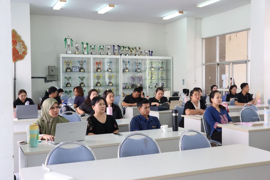 คณะเทคโนโลยีการเกษตร มทร.ธัญบุรี จัดอบรมเชิงปฏิบัติการพัฒนาศักยภาพบุคลากรสายวิชาการและสายสนับสนุน เสริมความรู้การขอตำแหน่งและการจัดทำผลงานอย่างถูกต้อง