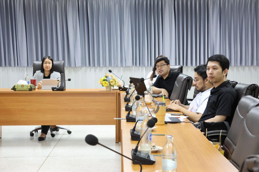 คณะเทคโนโลยีการเกษตร ร่วมกับสำนักวิทยบริการ และเทคโนโลยีสารสนเทศ มทร.ธัญบุรี หารือแนวทางพัฒนาเทคโนโลยีสารสนเทศของศูนย์รังสิต