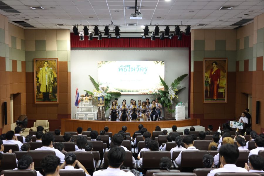 นักศึกษาใหม่คณะเทคโนโลยีการเกษตร มทร.ธัญบุรี ร่วมพิธีไหว้ครู ประจำปีการศึกษา 2569 แสดงความกตัญญูต่อครูอาจารย์