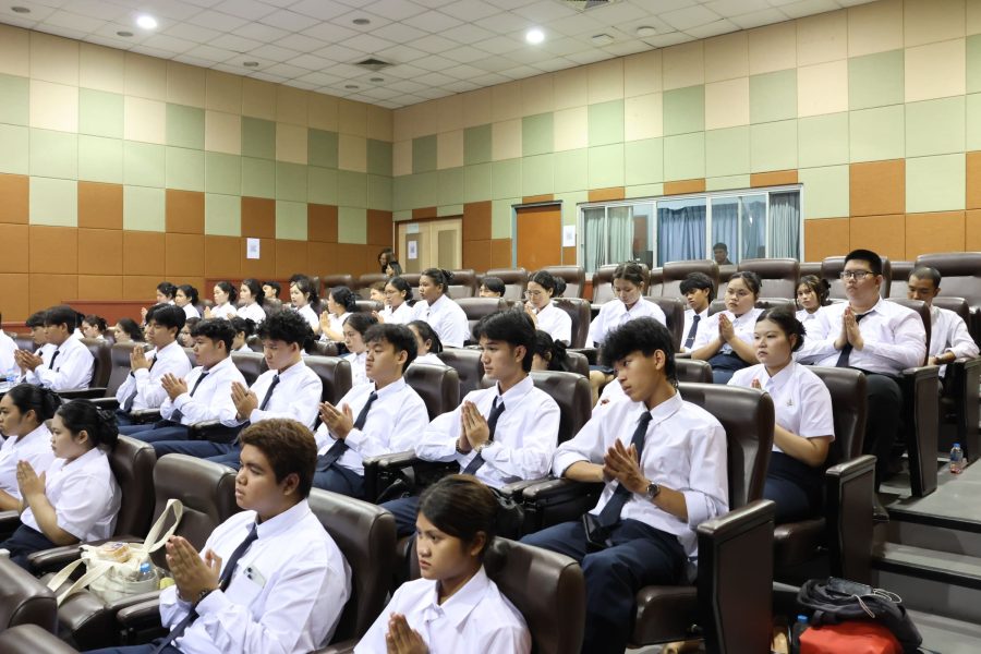 นักศึกษาใหม่คณะเทคโนโลยีการเกษตร มทร.ธัญบุรี ร่วมพิธีไหว้ครู ประจำปีการศึกษา 2569 แสดงความกตัญญูต่อครูอาจารย์
