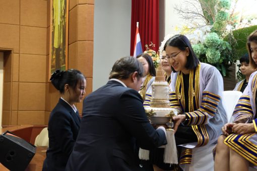 นักศึกษาใหม่คณะเทคโนโลยีการเกษตร มทร.ธัญบุรี ร่วมพิธีไหว้ครู ประจำปีการศึกษา 2569 แสดงความกตัญญูต่อครูอาจารย์