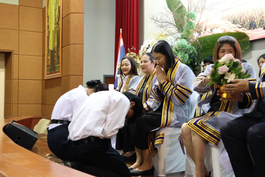 นักศึกษาใหม่คณะเทคโนโลยีการเกษตร มทร.ธัญบุรี ร่วมพิธีไหว้ครู ประจำปีการศึกษา 2569 แสดงความกตัญญูต่อครูอาจารย์