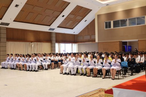 คณะเทคโนโลยีการเกษตร มทร.ธัญบุรี ร่วมพิธีเจริญพระพุทธมนต์และถวายสัตย์ปฏิญาณ เนื่องในวันเฉลิมพระชนมพรรษาพระบาทสมเด็จพระวชิรเกล้าเจ้าอยู่หัว ประจำปี 2569