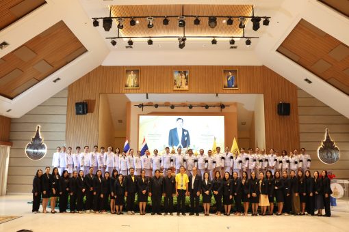 คณะเทคโนโลยีการเกษตร มทร.ธัญบุรี ร่วมพิธีเจริญพระพุทธมนต์และถวายสัตย์ปฏิญาณ เนื่องในวันเฉลิมพระชนมพรรษาพระบาทสมเด็จพระวชิรเกล้าเจ้าอยู่หัว ประจำปี 2569