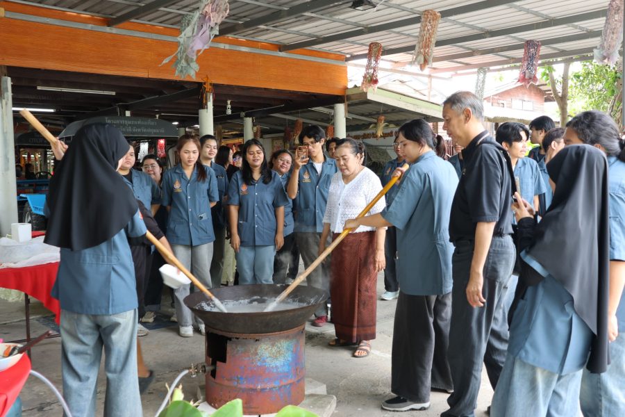 คณะเทคโนโลยีการเกษตร มทร.ธัญบุรี สืบสานภูมิปัญญา ”กะละแมชาวมอญ” เรียนรู้วิถีชุมชน สู่การยกระดับอัตลักษณ์และเพิ่มมูลค่าผลิตภัณฑ์