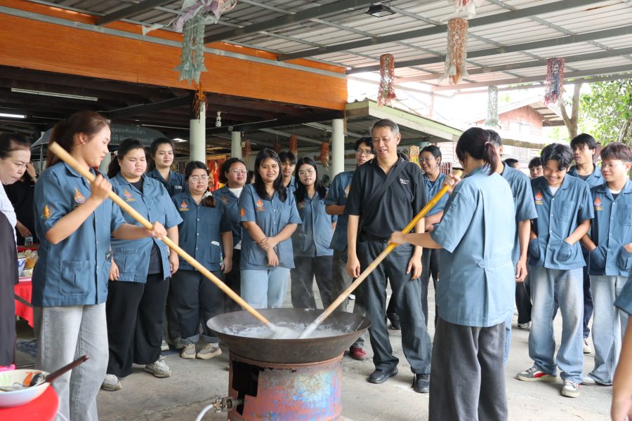คณะเทคโนโลยีการเกษตร มทร.ธัญบุรี สืบสานภูมิปัญญา ”กะละแมชาวมอญ” เรียนรู้วิถีชุมชน สู่การยกระดับอัตลักษณ์และเพิ่มมูลค่าผลิตภัณฑ์