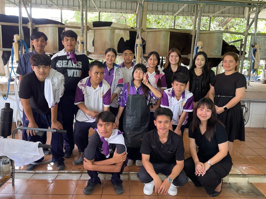คณะเทคโนโลยีการเกษตร มทร.ธัญบุรี ร่วมกับโรงเรียนเตรียมอุดมศึกษาพัฒนาการ ปทุมธานี ส่งเสริมการเรียนรู้นอกห้องเรียน สัมผัสประสบการณ์จริงด้านสัตวศาสตร์