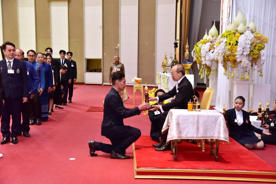 คณะเทคโนโลยีการเกษตร มทร.ธัญบุรี ร่วมพิธีน้อมรำลึกในพระมหากรุณาธิคุณ เนื่องในวันคล้ายวันพระราชทานนาม “ราชมงคล” พร้อมร่วมแสดงความยินดีผู้ได้รับรางวัลราชมงคลสรรเสริญ ประจำปี 2569