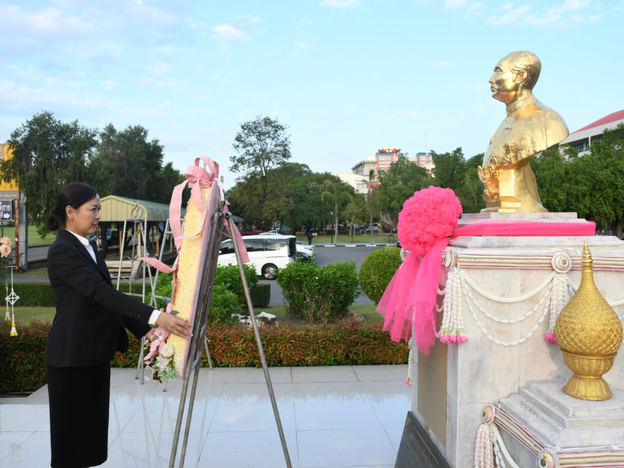 คณะเทคโนโลยีการเกษตร มทร.ธัญบุรี ร่วมพิธีวางพวงมาลาถวายราชสักการะพระบรมรูปรัชกาลที่ 5 เนื่องในวันปิยมหาราช ประจำปี 2569
